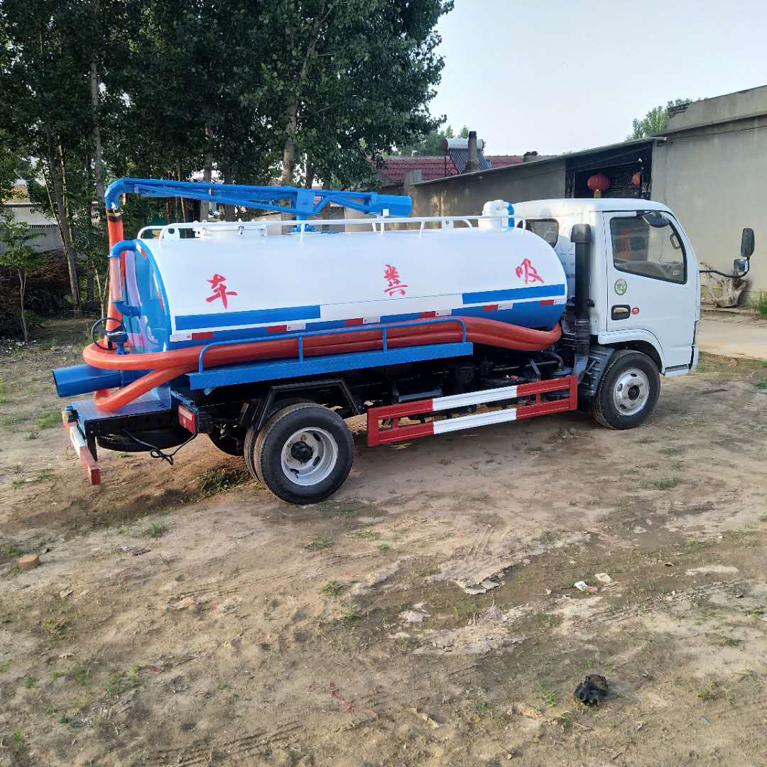 二手吸粪车市场解析 国五带手续、真空吸粪车与无牌车的选购指南